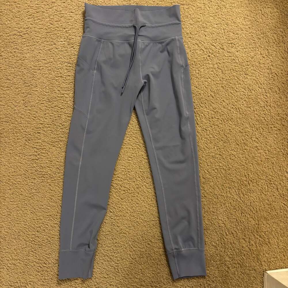 Vuori Daily Jogger in Kelp High Waisted Performance Pants